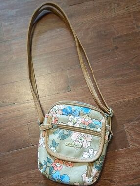 Multi Sac Floral Crossbody Bag in Light Tan with Blue & Pink Flowers